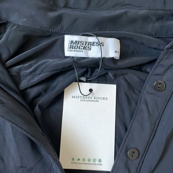 Mistriss rocks black button dress - Picture 5 of 6